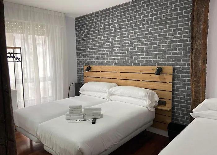 Casual Mardones Pensión 3*