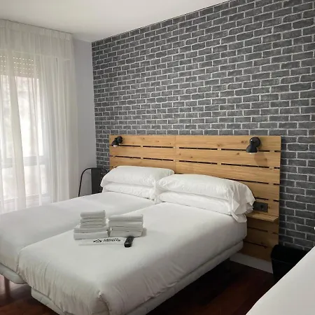 Casual Mardones Πανσιόν 3*